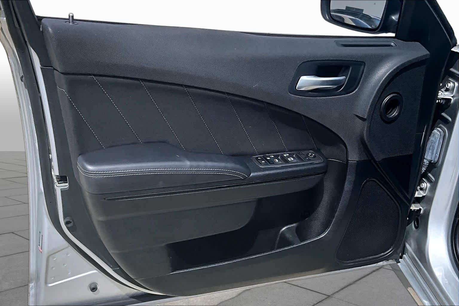 Used 2022 Triple Nickel Clearcoat Dodge SXT image 25