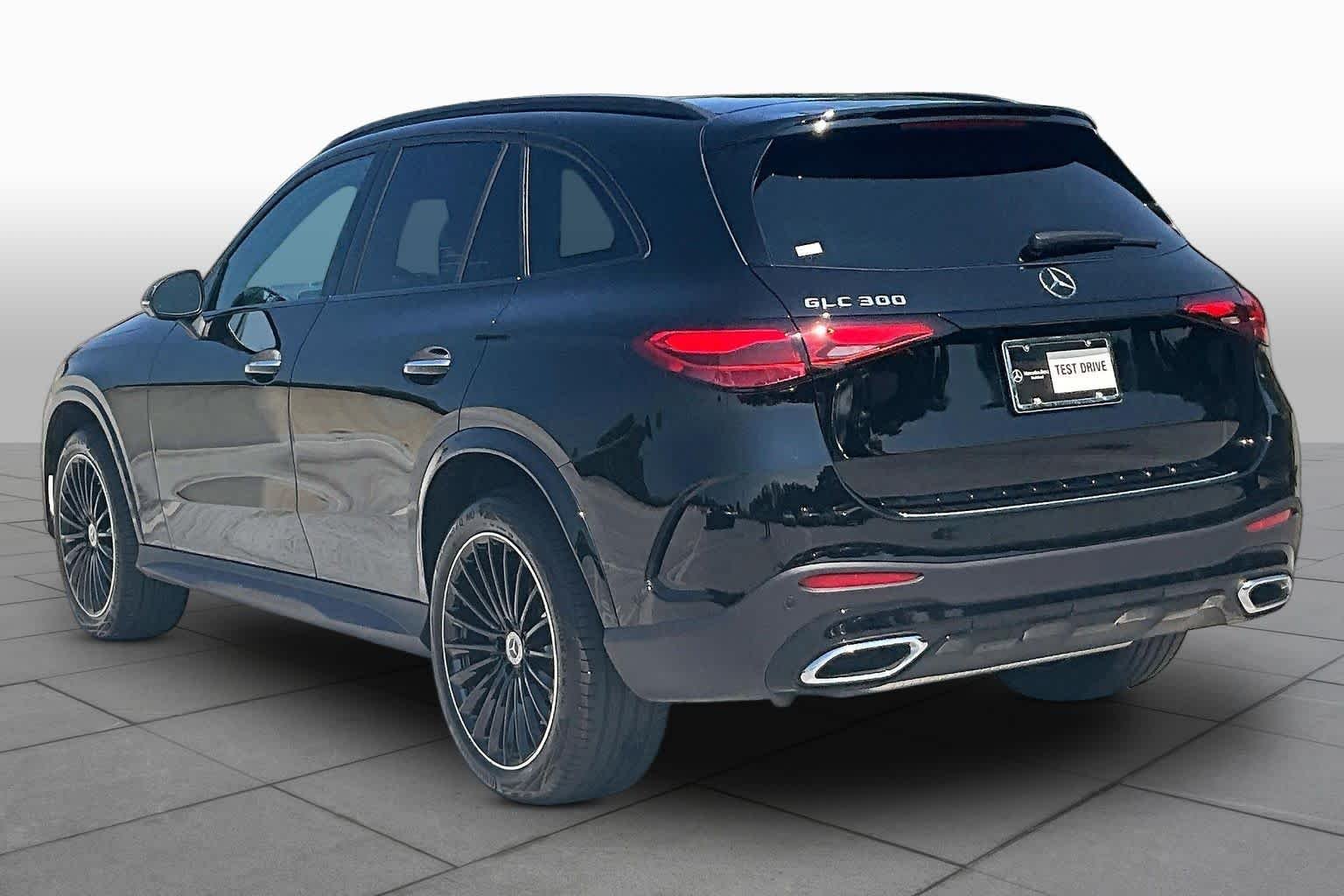 Used 2026 Obsidian Black Metallic Mercedes-Benz GLC 300 image 11