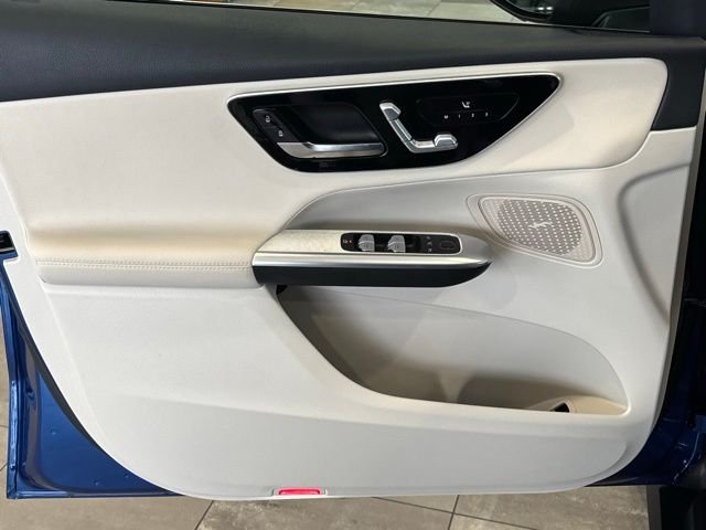 Used 2026 Blue Mercedes-Benz GLC 300 image 17