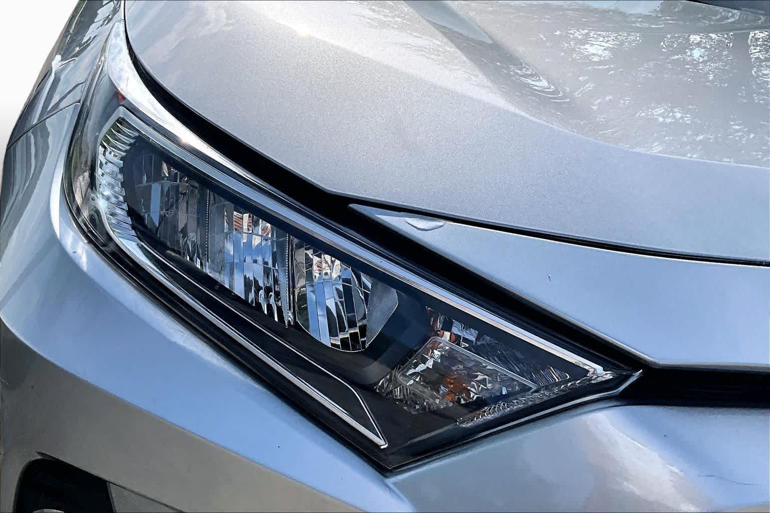 Used 2021 Silver Sky Metallic Toyota XLE image 28