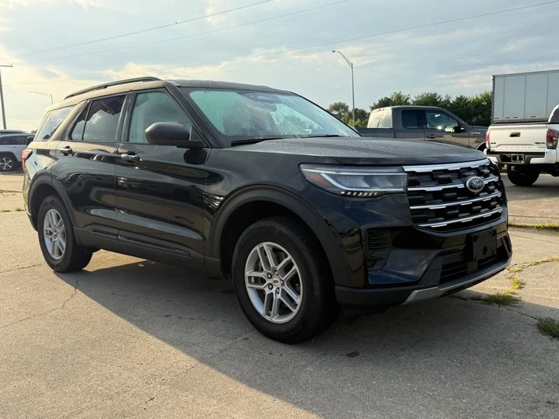 Used 2026 Agate Black Metallic Ford Active 4WD image 8