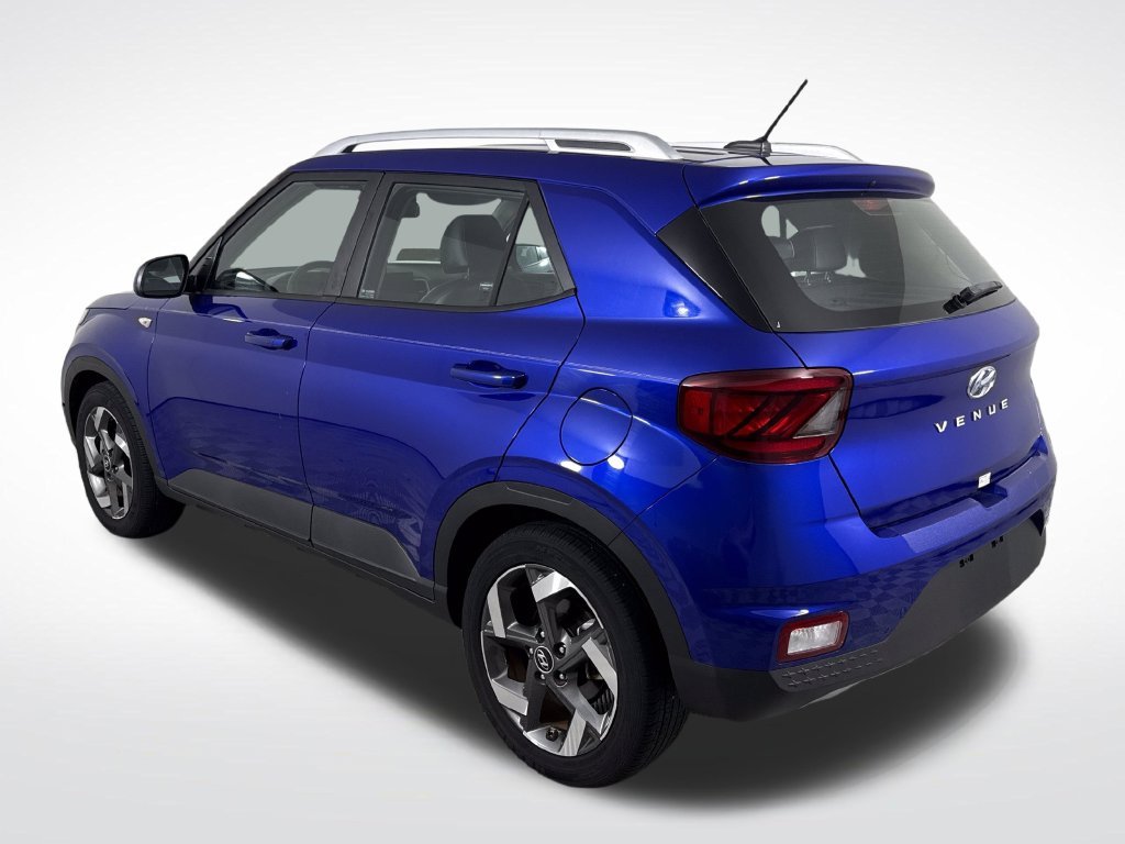 2024 Hyundai Venue Limited - Photo 6