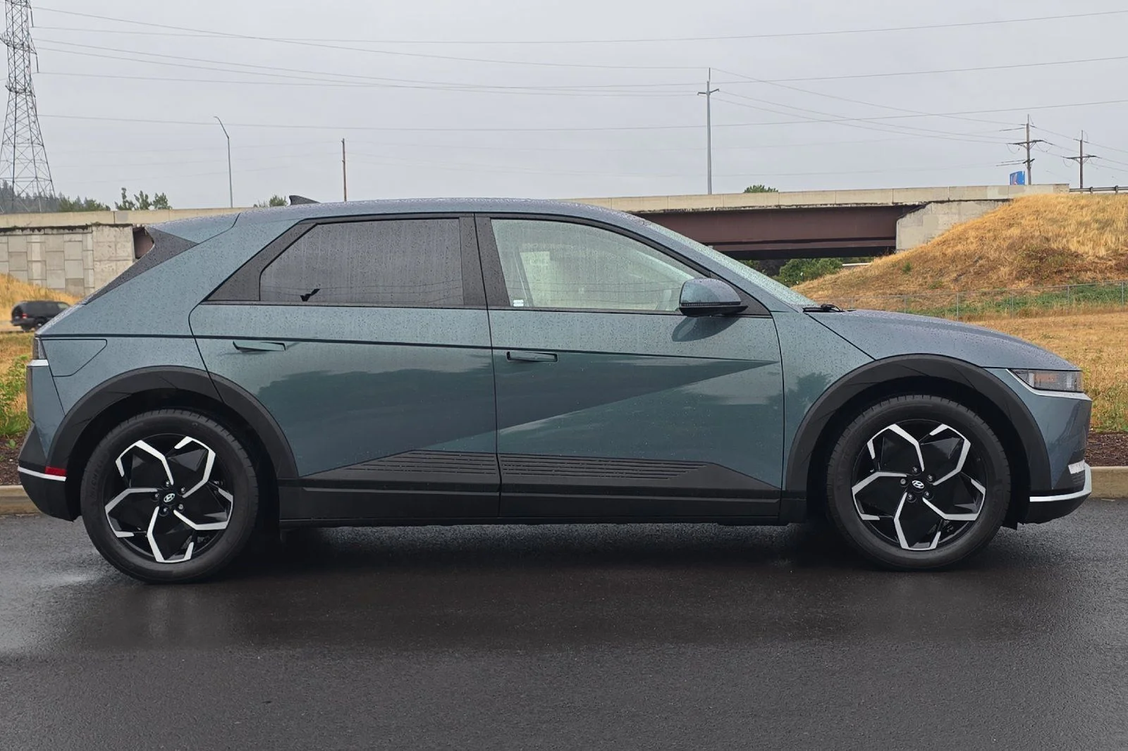Used 2024 Green Hyundai SEL image 2