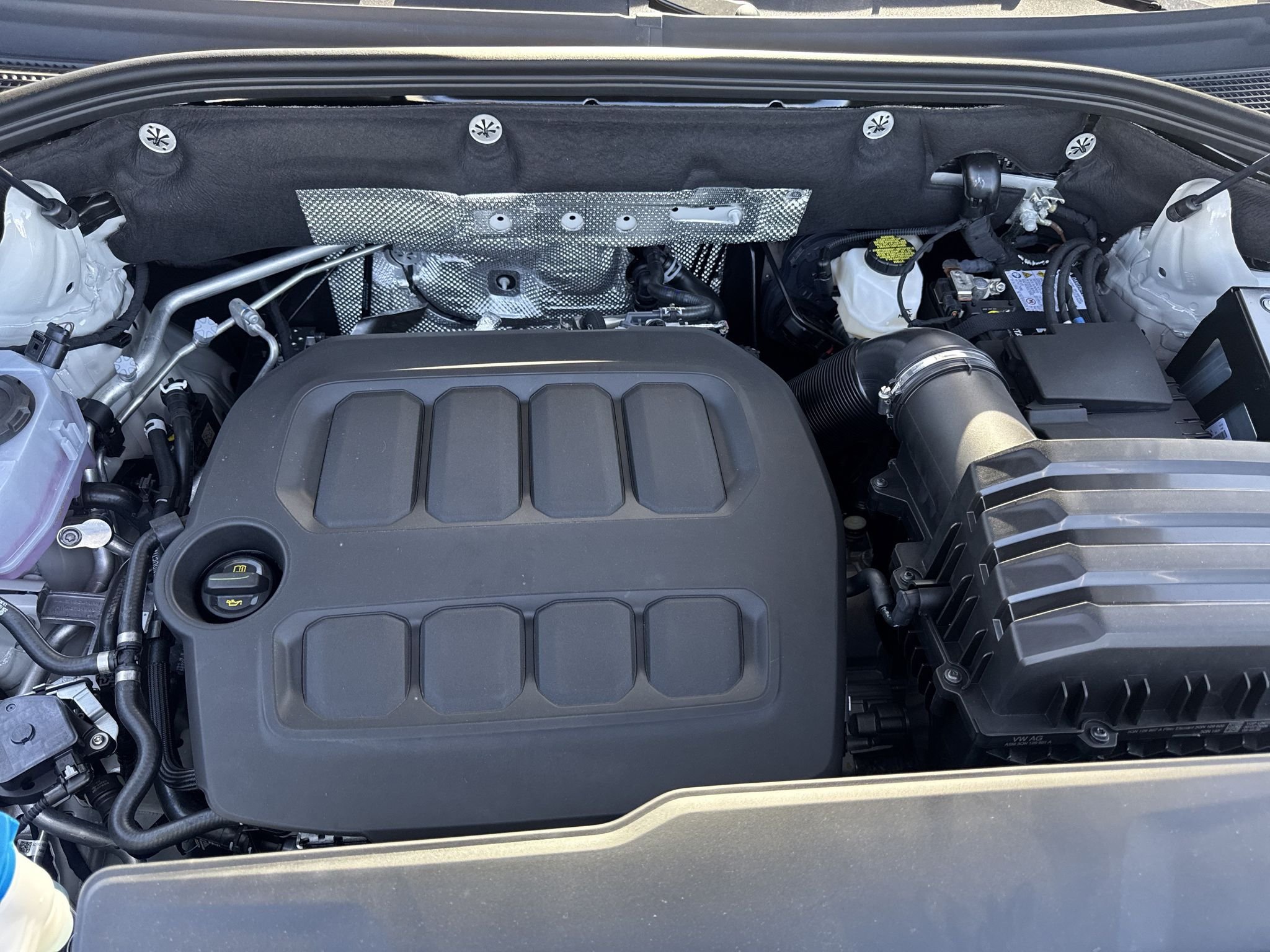 New 2027 SANDSTONE Volkswagen SEL Premium R-Line image 35