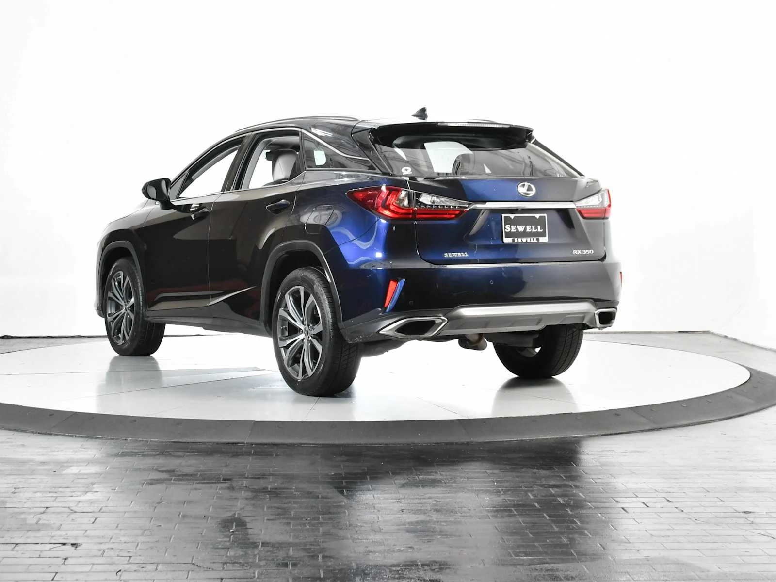 Used 2019 Nightfall Mica Lexus  image 4