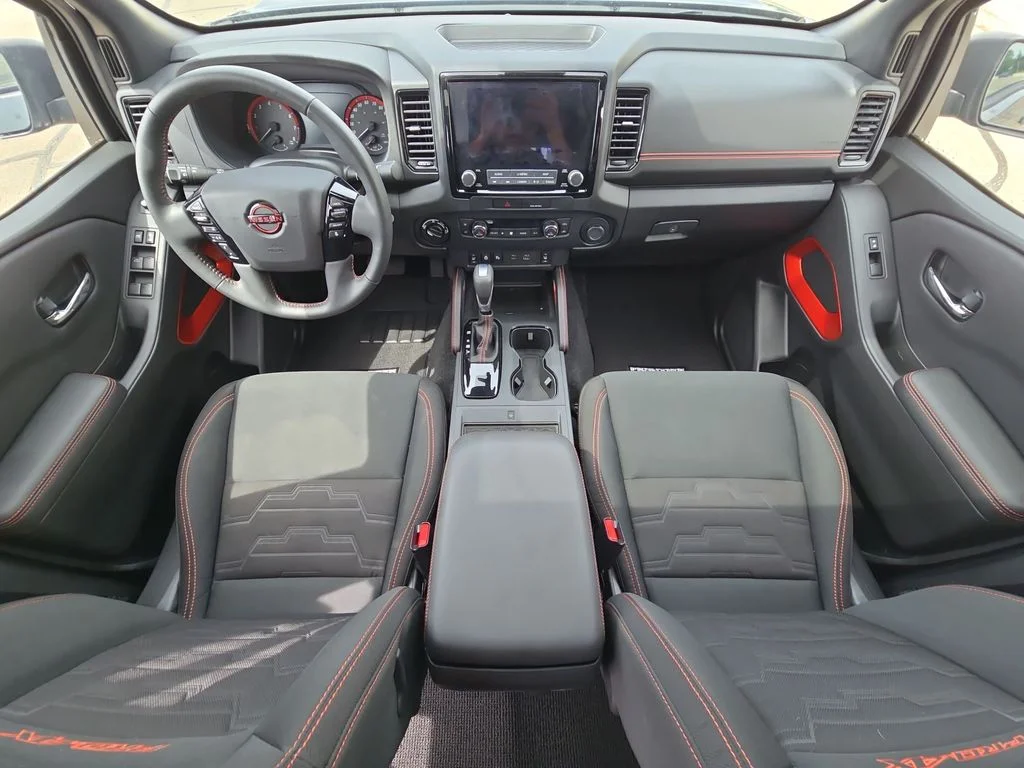 Used 2022  Nissan PRO-4X image 32