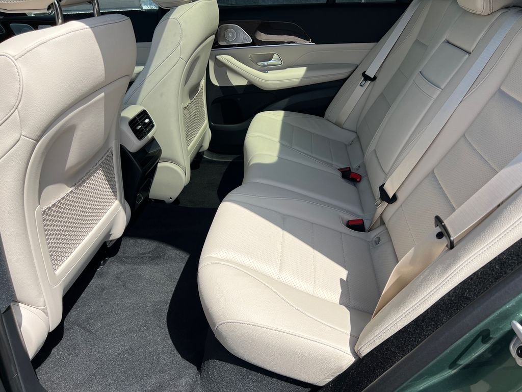New 2026 MANUFAKTUR Ireland Mid Green Metallic Mercedes-Benz GLE 450 image 25