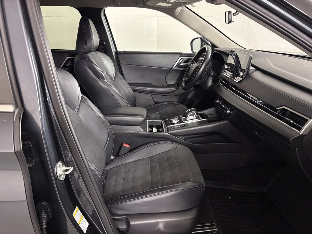 Used 2024 Gray Mitsubishi SE image 41