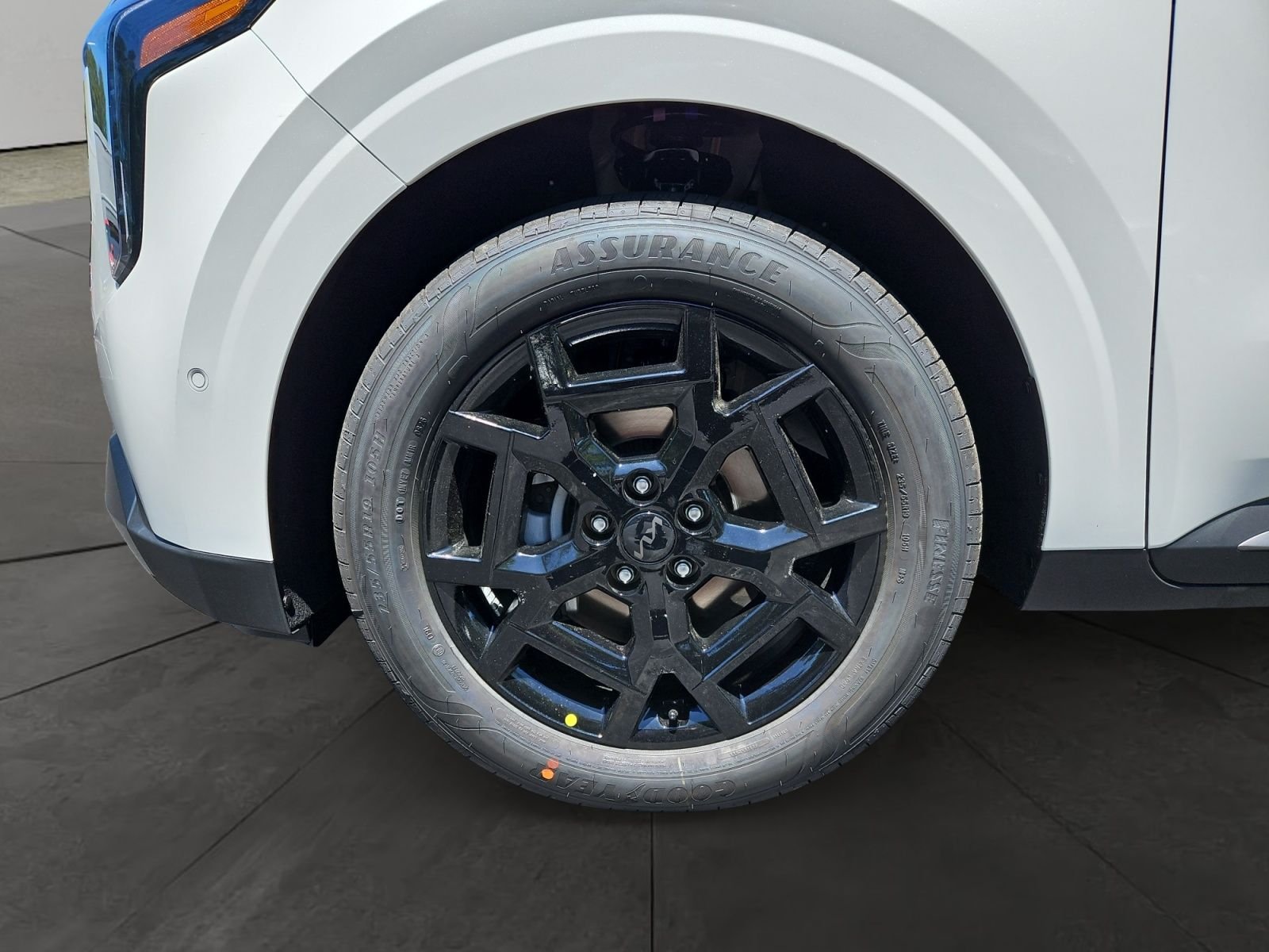 New 2026 Snow White Pearl Kia SX Prestige image 14