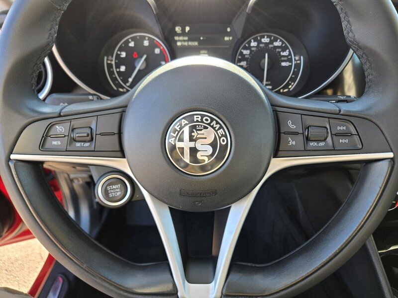 2019 Alfa Romeo Giulia Base - Photo 19