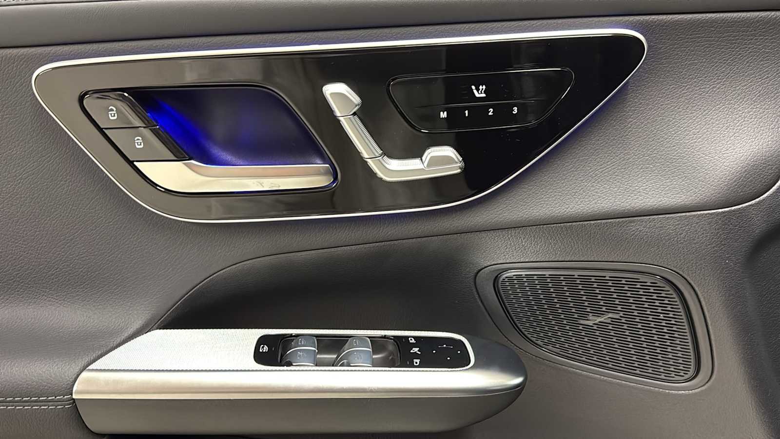 New 2026 Black Mercedes-Benz GLC 300 image 15