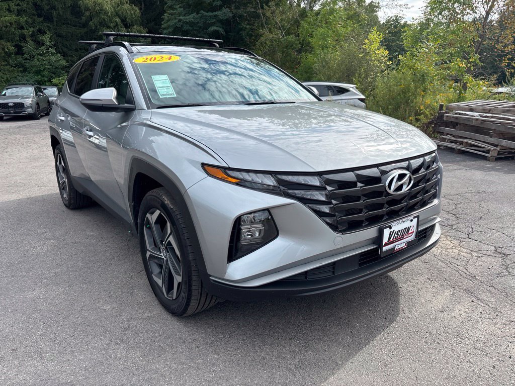 Used 2024 Silver Hyundai SEL Convenience image 3