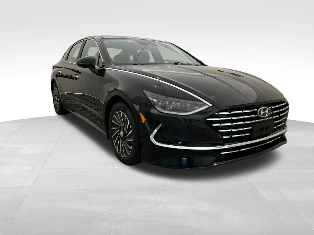 Used 2023 Black Hyundai SEL image 7
