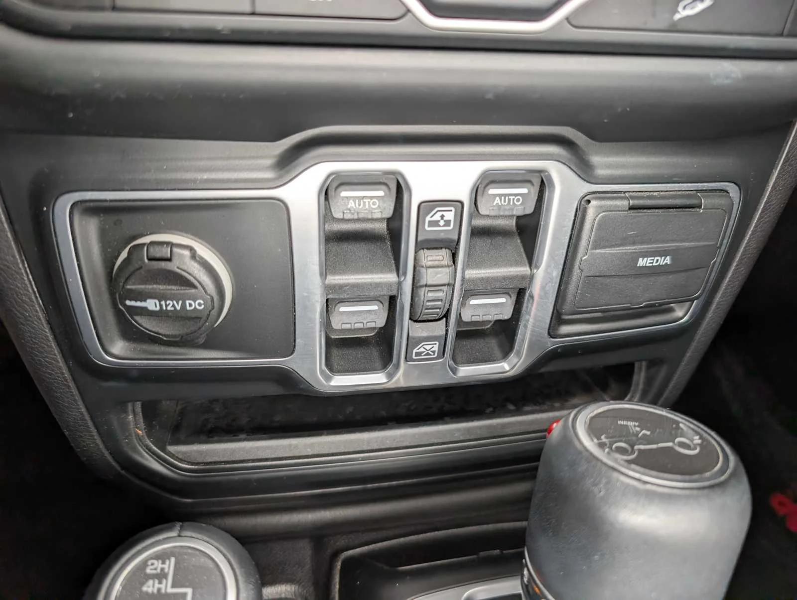 Used 2018 Black Clearcoat Jeep Sahara image 23