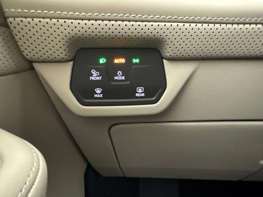 New 2026 White Pearl Volkswagen 2.0T SE image 25