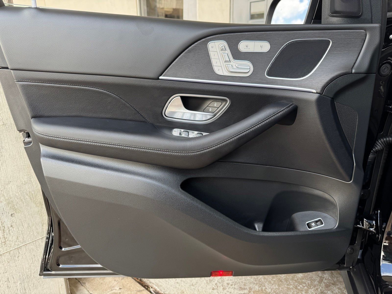 New 2026 Obsidian Black Metallic Mercedes-Benz GLE 350 image 18