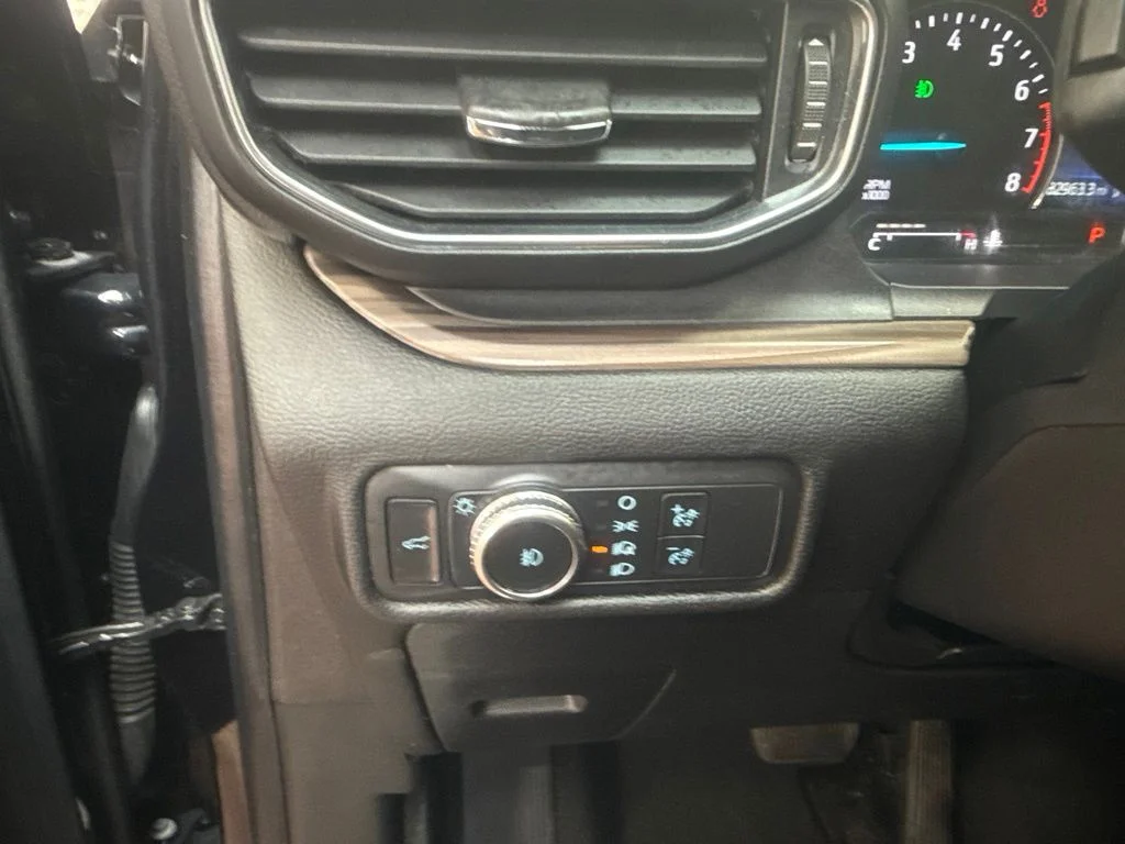 Used 2022 Agate Black Metallic Ford Limited image 24