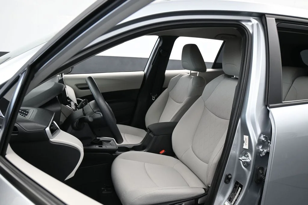 2026 Toyota Corolla Cross L - Photo 10
