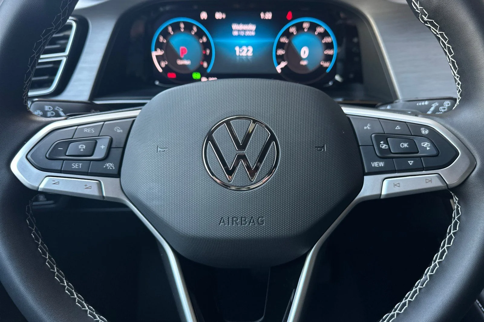 New 2026 Silver Volkswagen SE w/Technology image 21