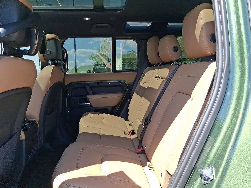 New 2026 Woolstone Green Land Rover S image 6