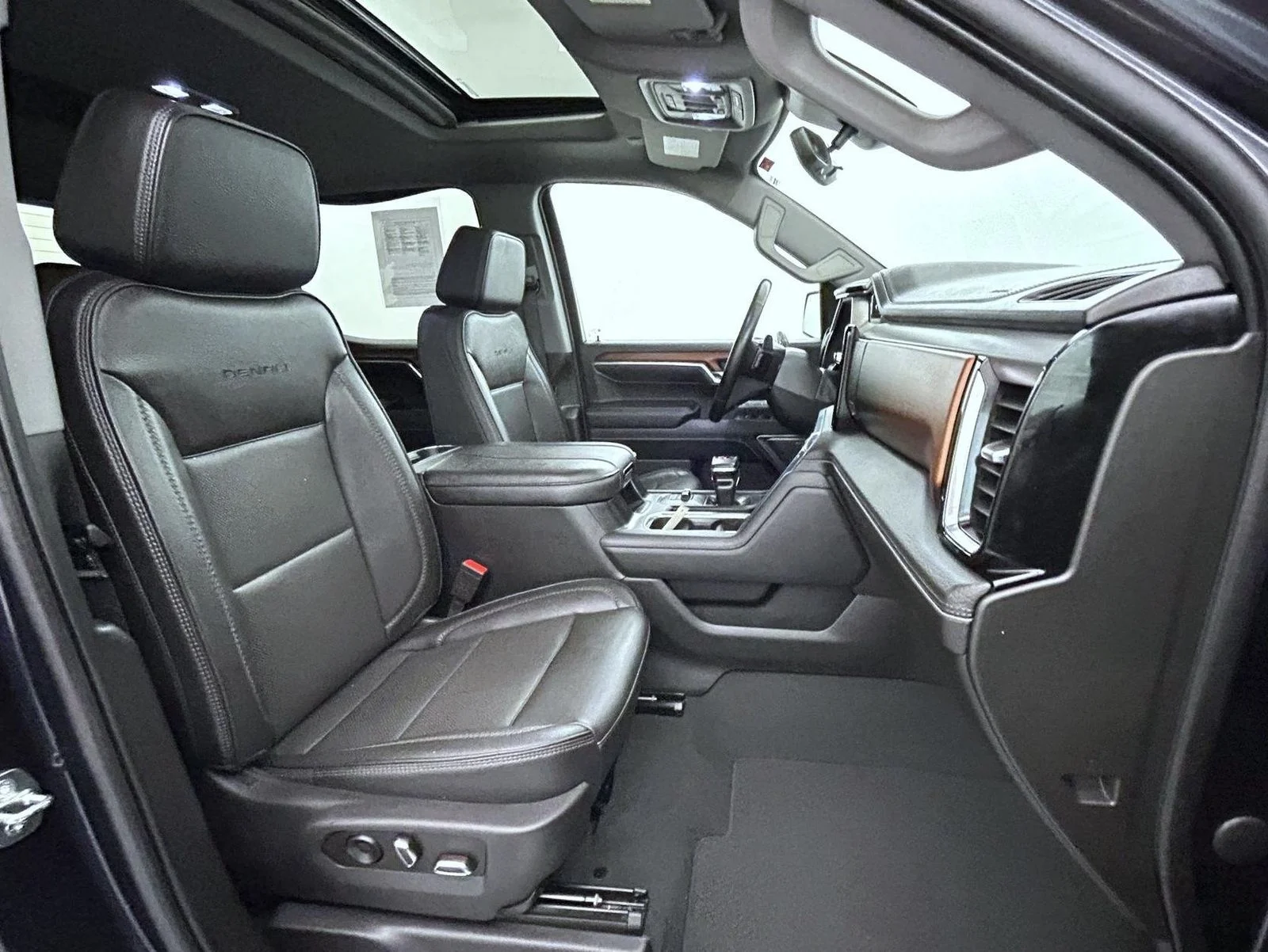 Used 2023 Silver GMC Denali image 15