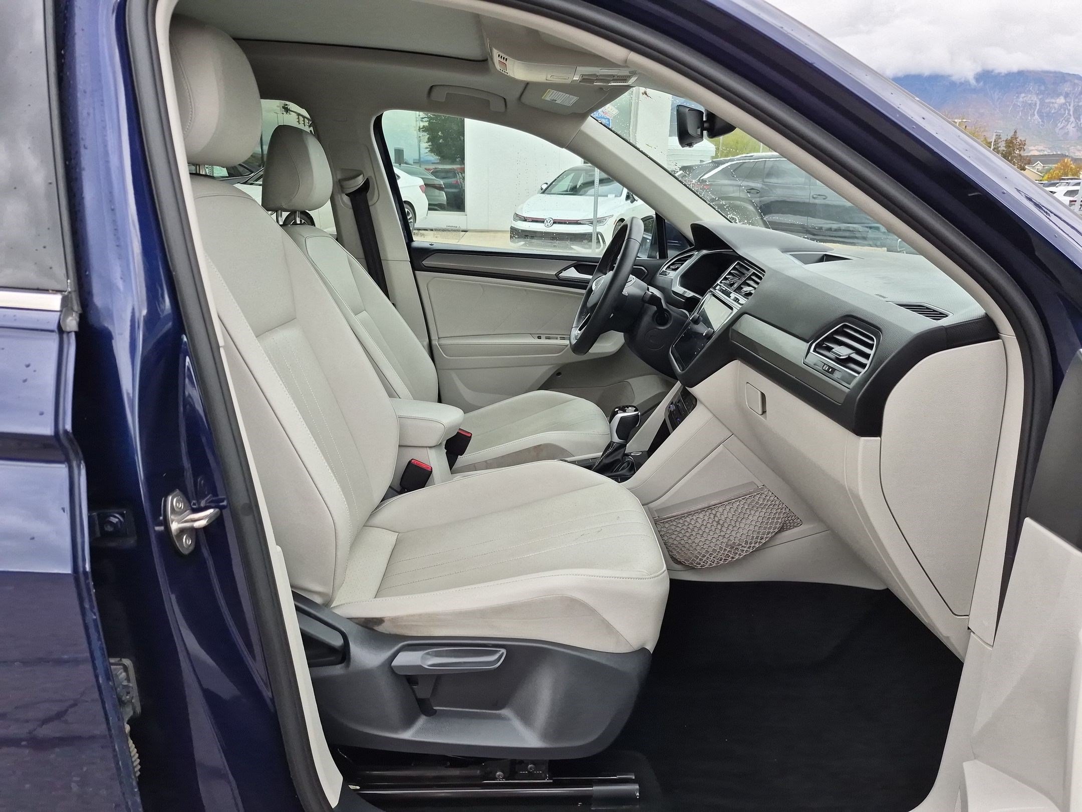 Used 2023 Atlantic Blue Metallic Volkswagen SE image 32