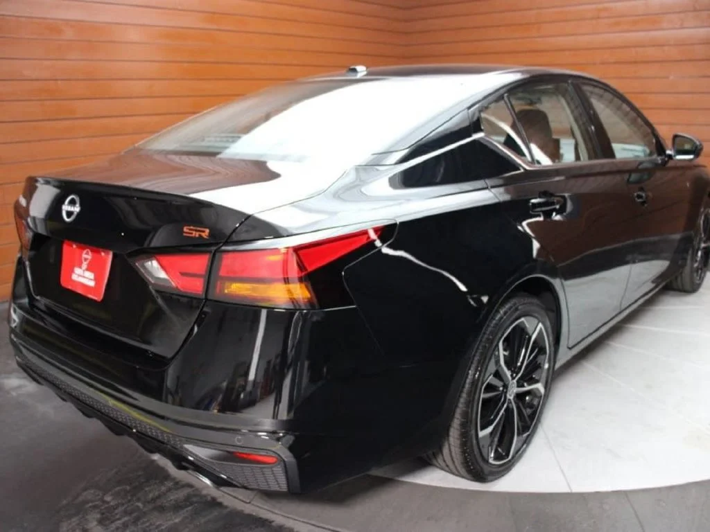 New 2026 Super Black Nissan SR image 4