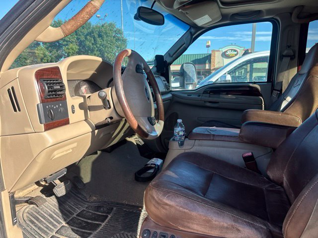 Used 2005  Ford  image 3