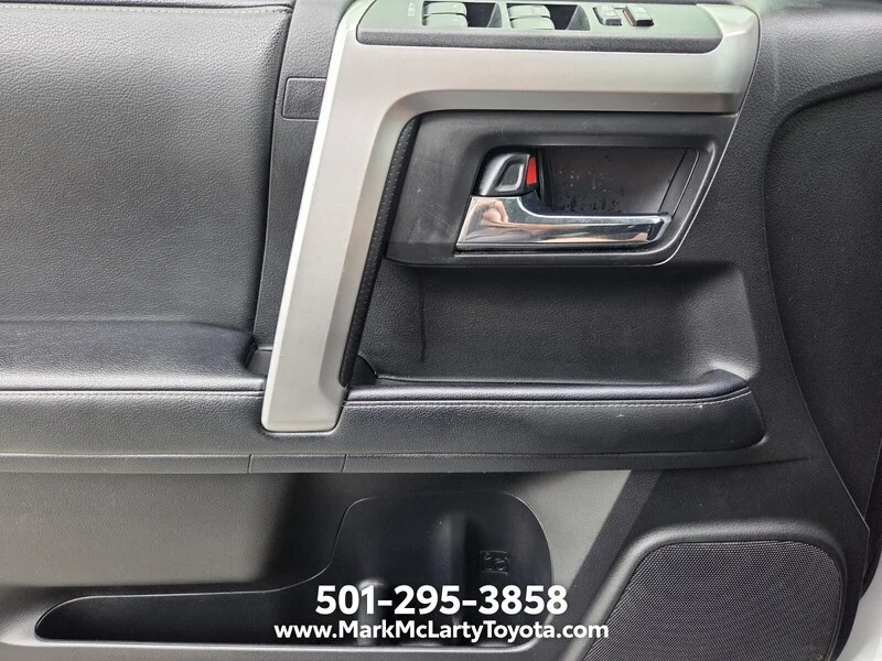 Used 2020 Classic Silver Metallic TOYOTA SR5 2WD image 25