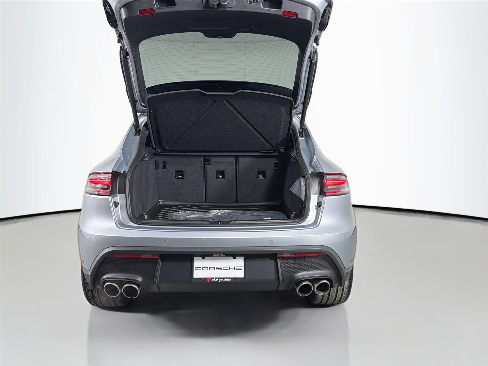 2025 Porsche Macan S - Photo 36