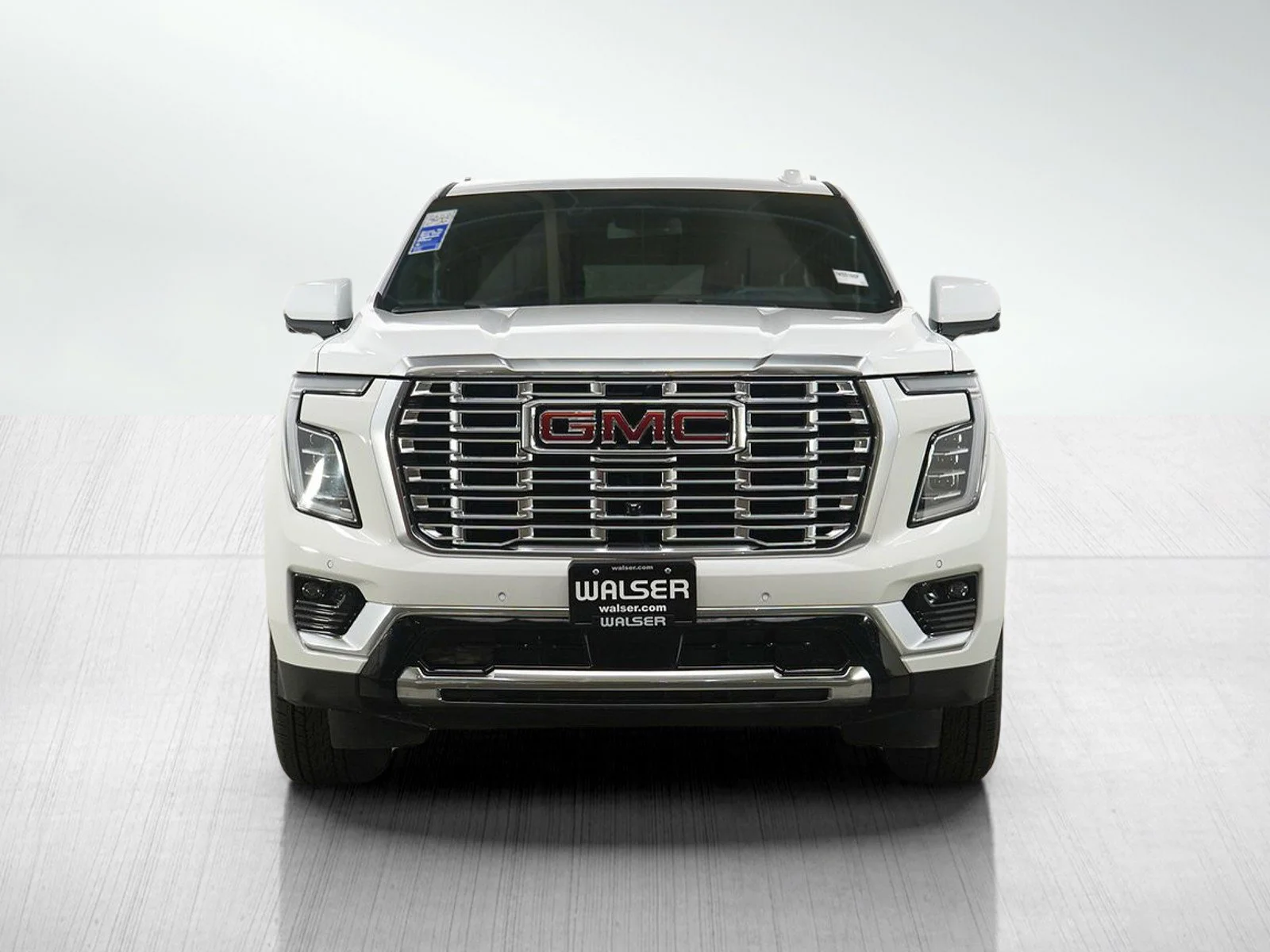 Used 2025 Summit White GMC Denali image 8