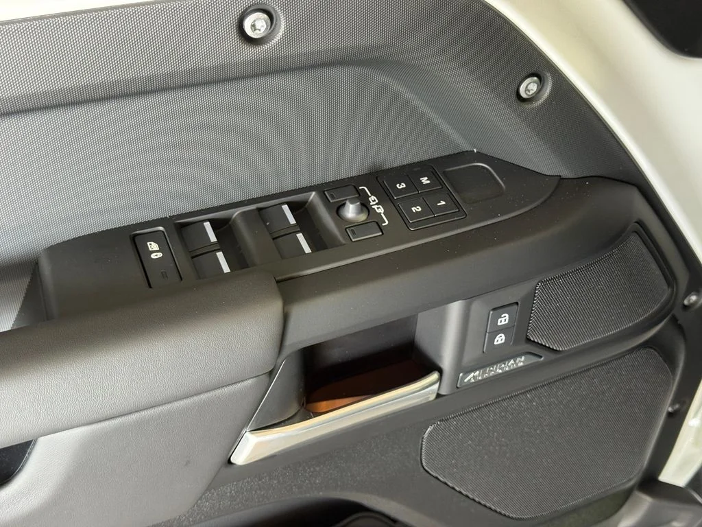 New 2026 Fuji White Land Rover X-Dynamic SE image 11