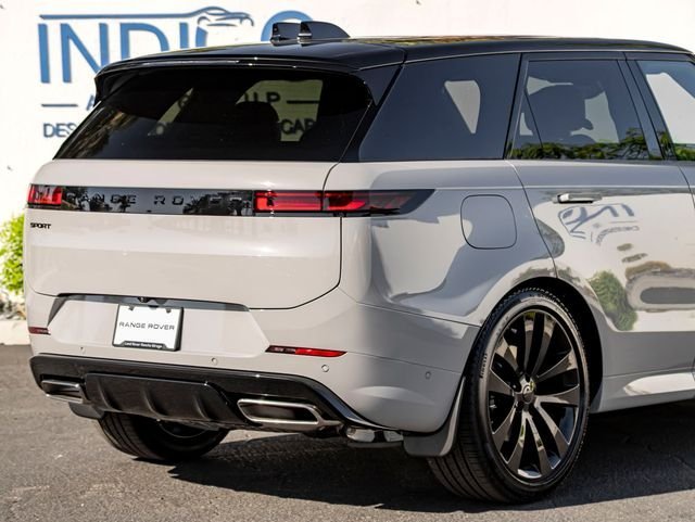 New 2026 Borasco Grey LAND ROVER Dynamic SE image 7