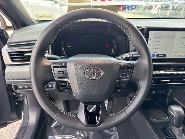 Used 2025  Toyota SE image 26
