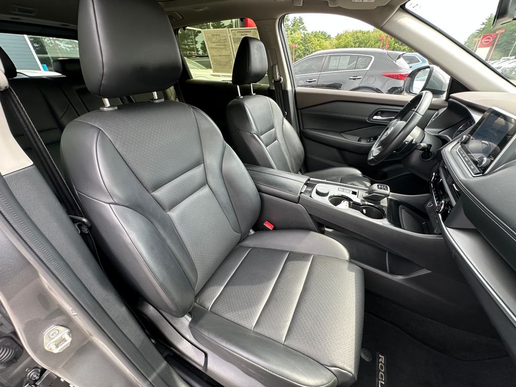 Used 2023 Gray Nissan SV image 21