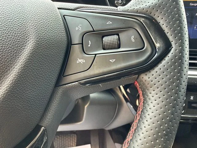 Used 2025 Black Chevrolet 2RS image 26