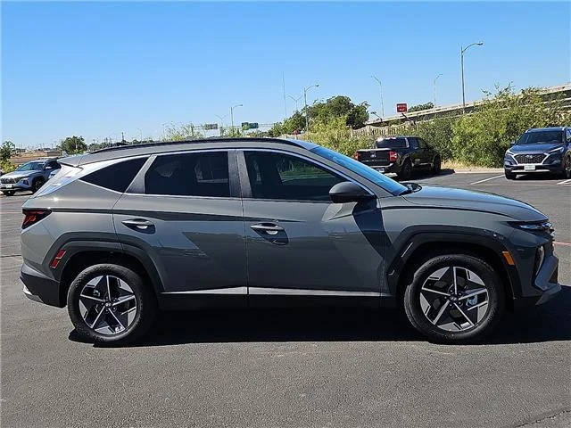 New 2026 Hampton Gray Hyundai SEL image 5
