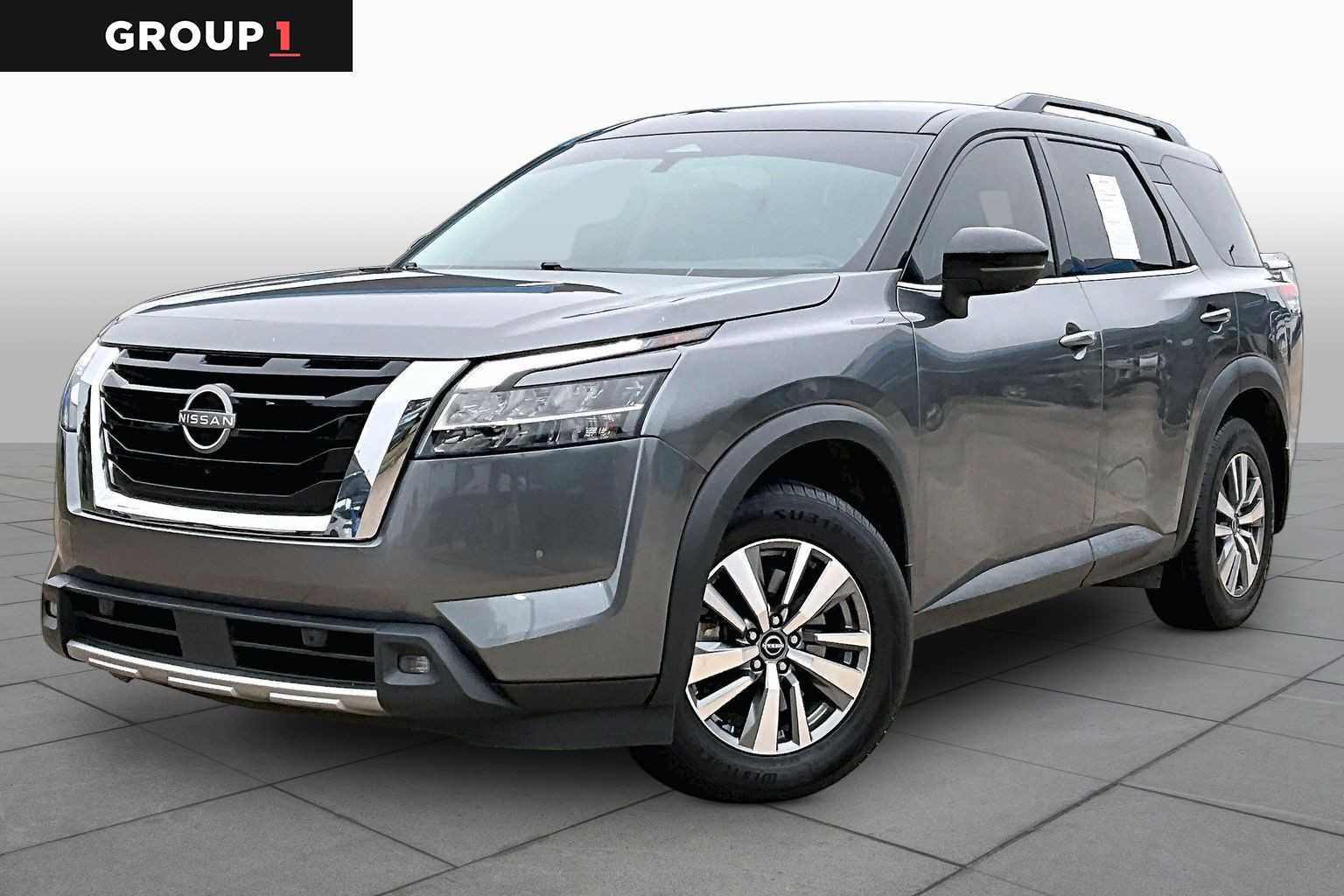 2022 Nissan Pathfinder SL 4WD's photo