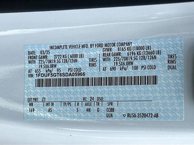 New 2025 Oxford White Ford XL image 17