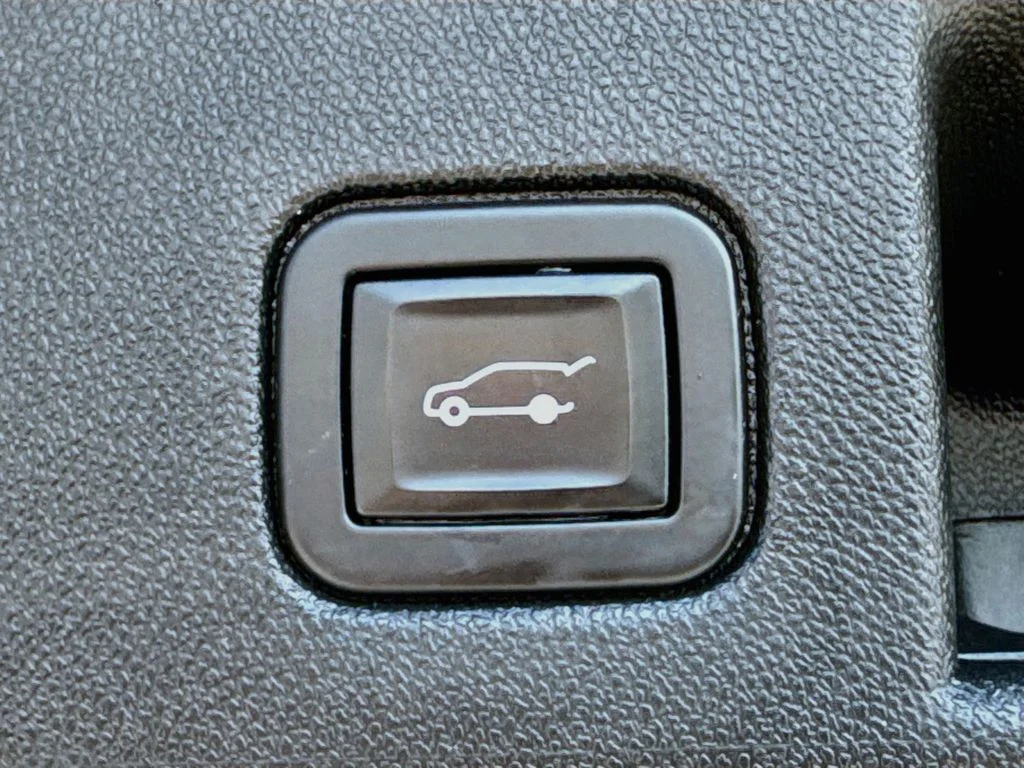 Used 2020 Blue Chevrolet Premier image 33