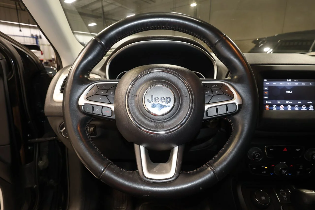 Used 2018 Black Jeep Latitude image 7