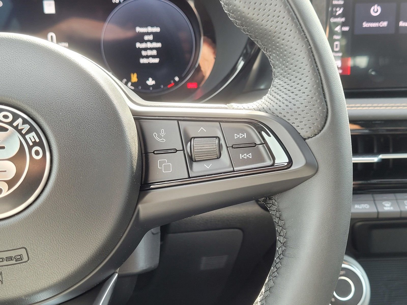 2025 Alfa Romeo Tonale Base - Photo 17