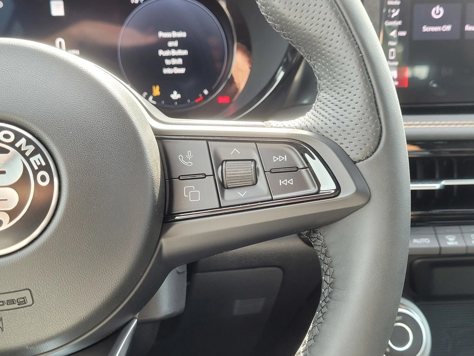2025 Alfa Romeo Tonale Base - Photo 17