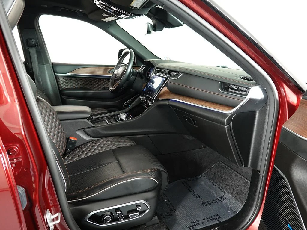 Used 2021 Red Jeep Summit image 19