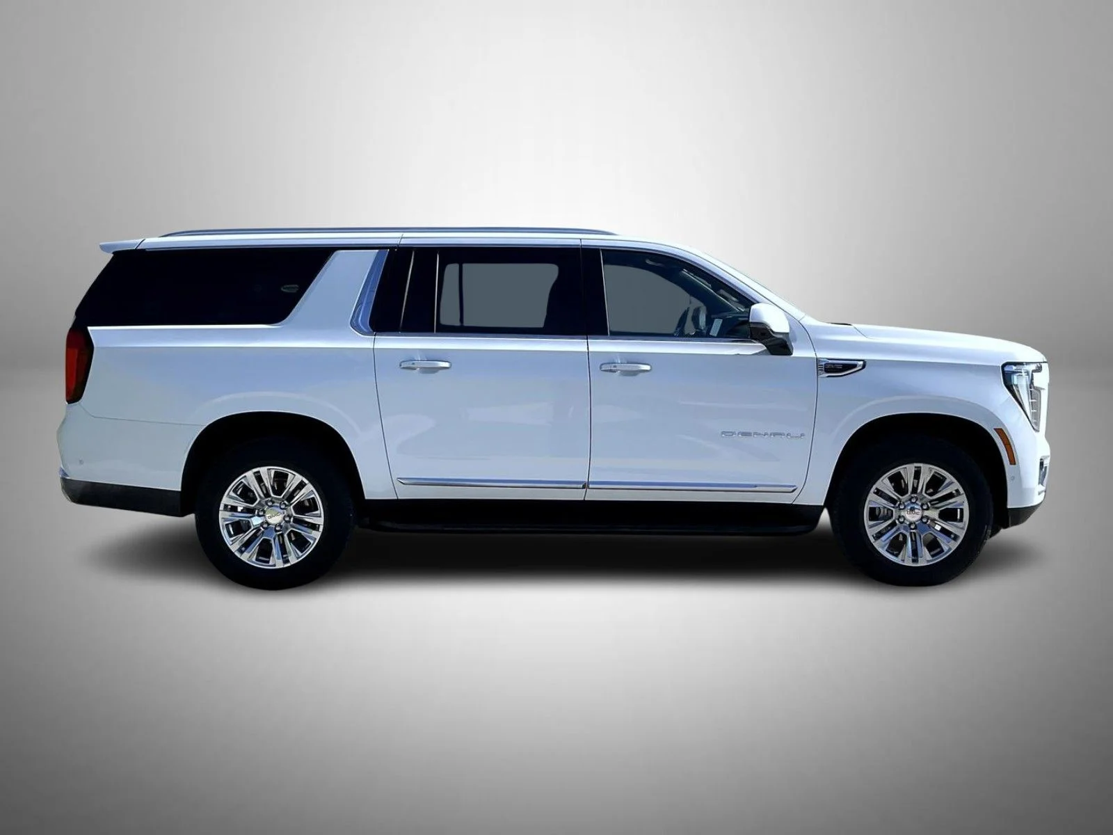 Used 2025 White GMC Denali image 4