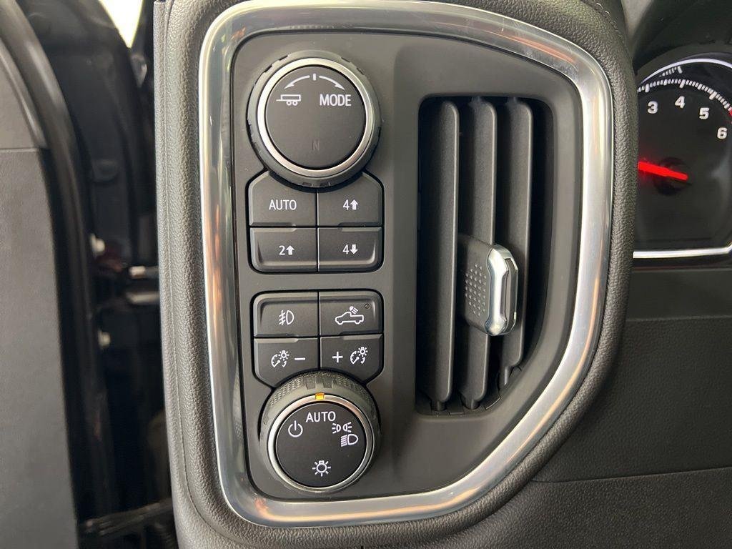 Used 2022 Black Chevrolet RST image 7
