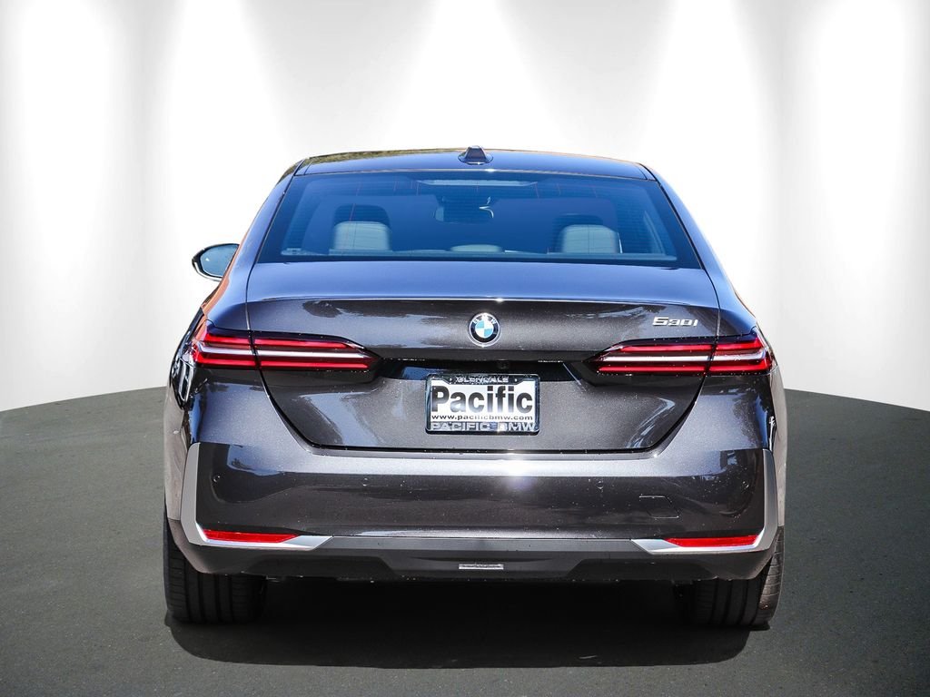 New 2027 Dark Graphite Metallic BMW 530i image 5