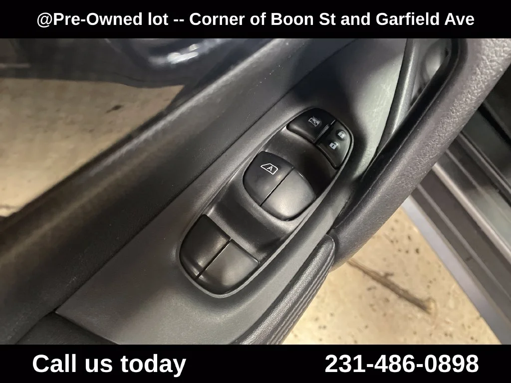 Used 2019 Gray Nissan SL image 17