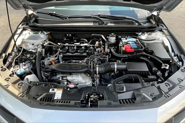 Used 2025 Silver Honda LX image 31