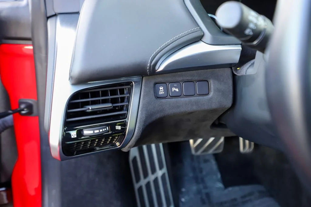 Used 2018 Red Acura  image 33